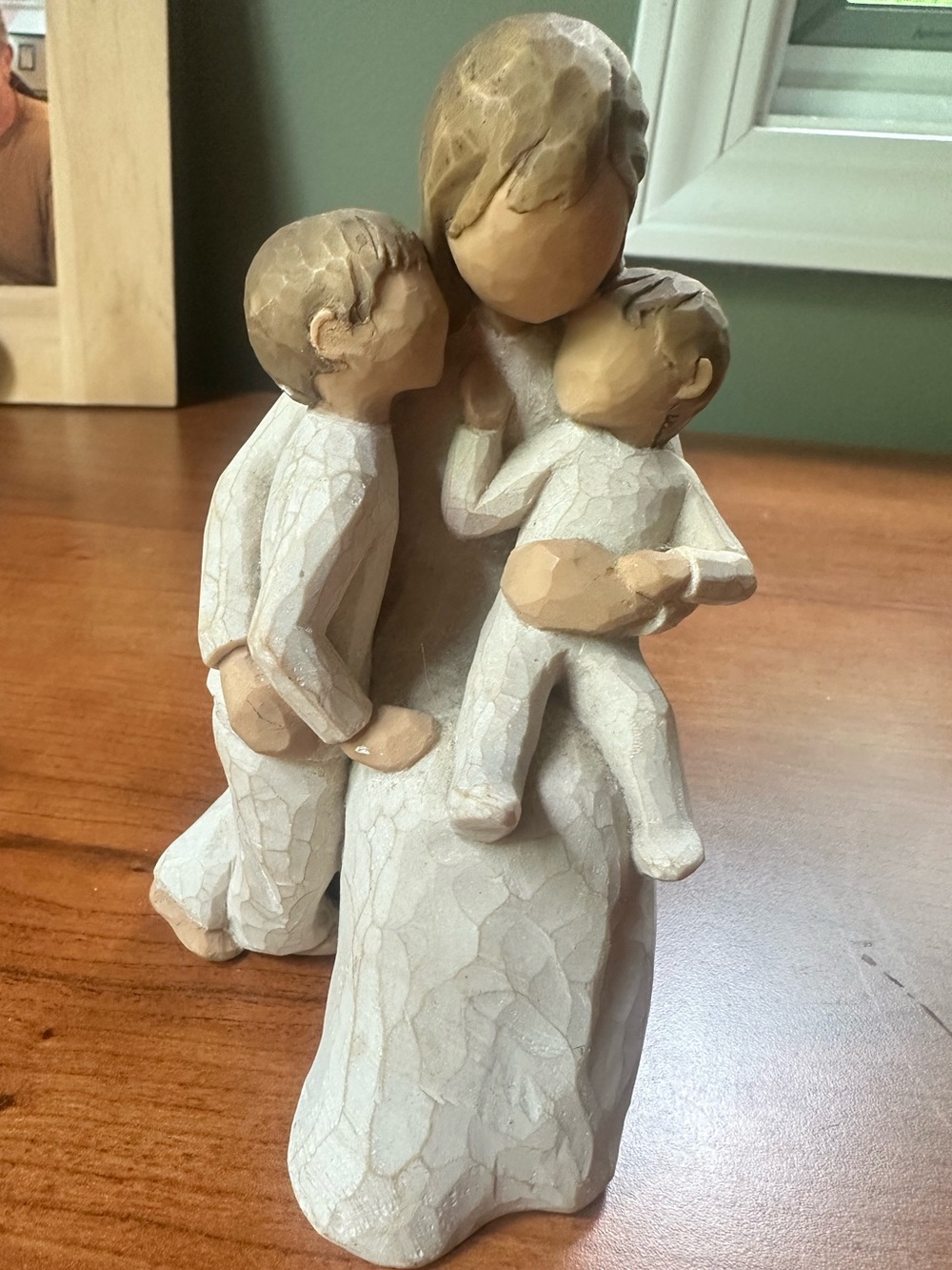 Demdaco WILLOW TREE Quietly Figurine Mother and Children Scene